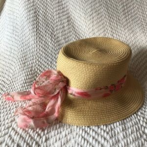 Sunhat with floral scarf